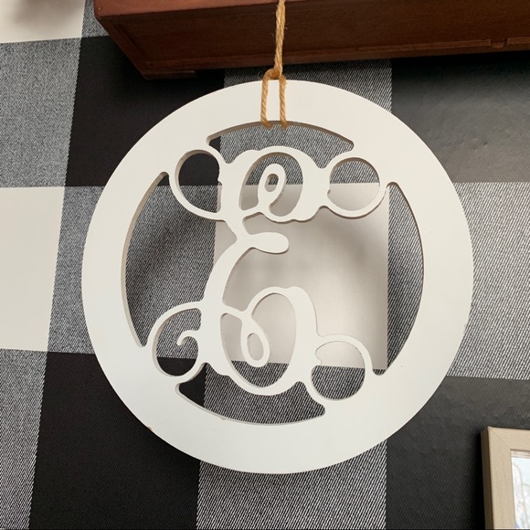 E Initial Monogram Sign - Picture 8 of 8